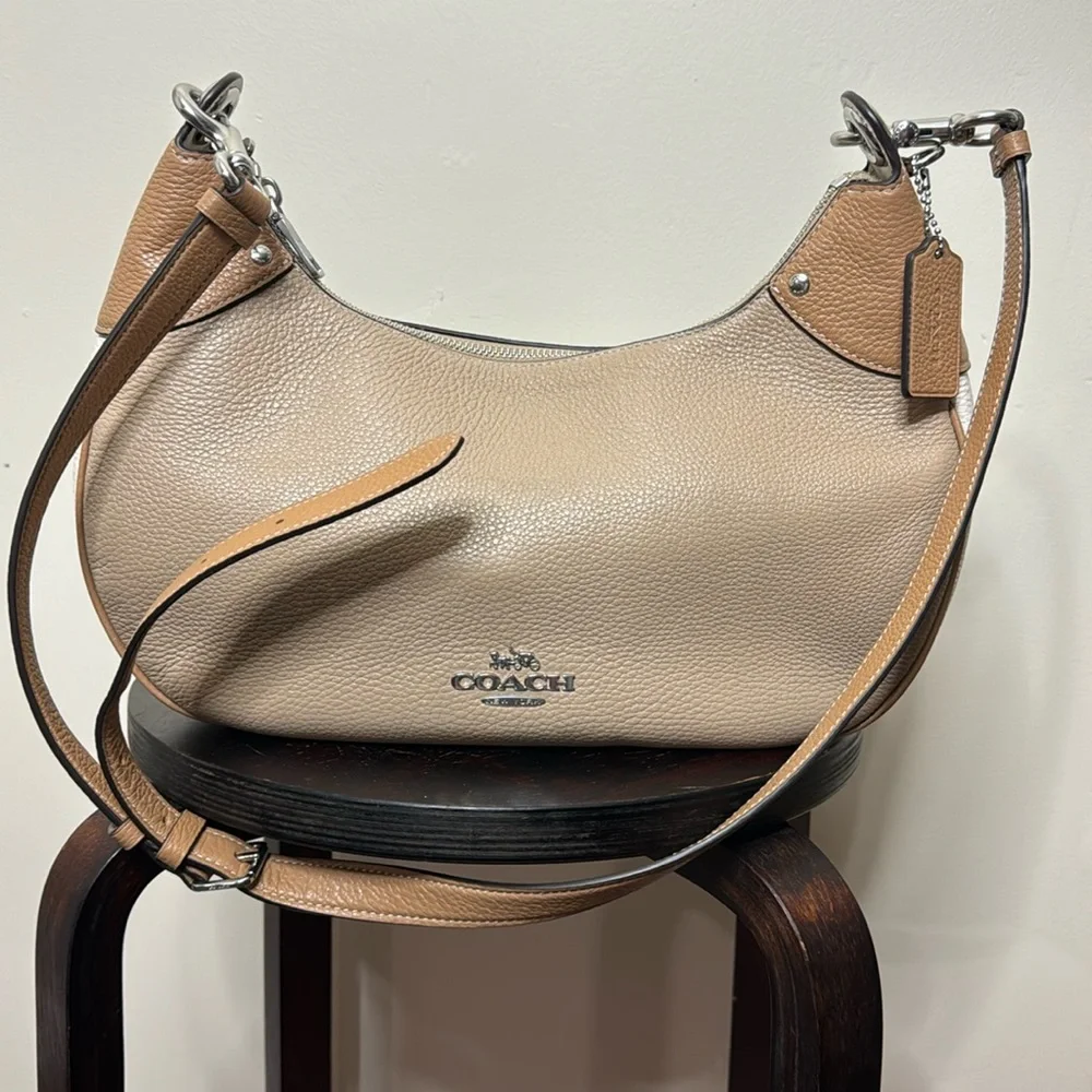 Coach Tan Leather Hobo Beige Handbag‎ Wallet Casual Bag EUC